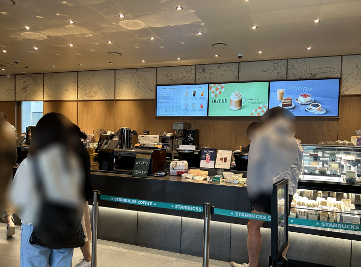스타벅스-광화문점-카운터