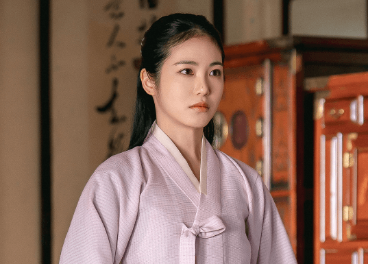 드라마 정년이 정년이 웹툰 여성 국극단 1950년대 배경 촬영지 소개 백인제가옥 강릉선교장 판소리 연기 김태리 정년이 신예은 허영서 정은채 문옥경 캐릭터 변화 드라마 결말 국극 공연 전통 예술 한국전쟁 후 사회 여성 캐릭터 드라마 리뷰 배우 인터뷰 시청률