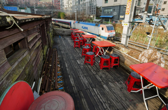 떡볶이의 숨은고수 : 충정로역 철길떡볶이