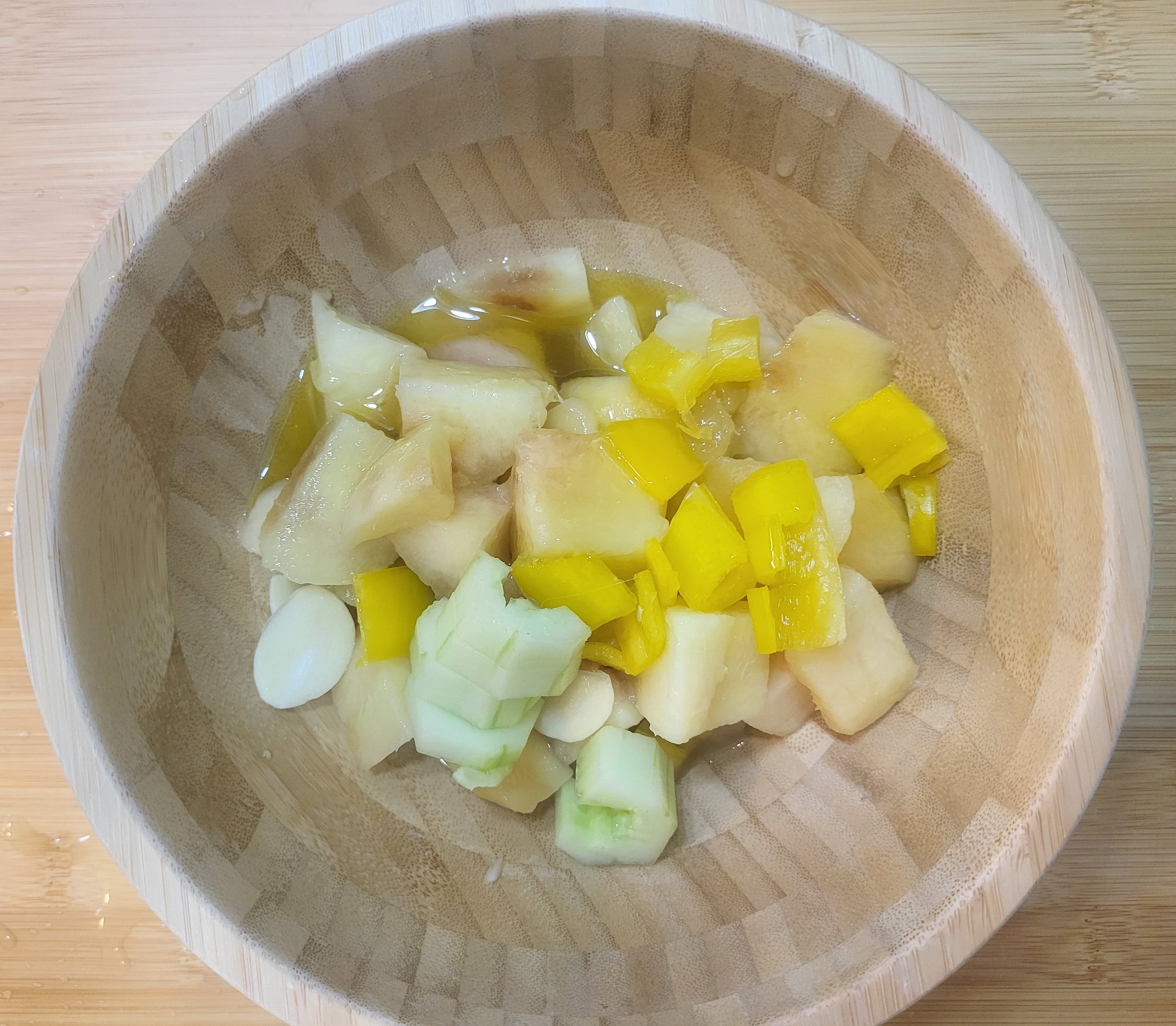 복숭아 가스파초 재료 섞기