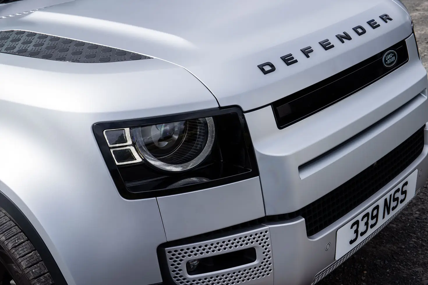 랜드로버 디펜더 90 이미지 그릴