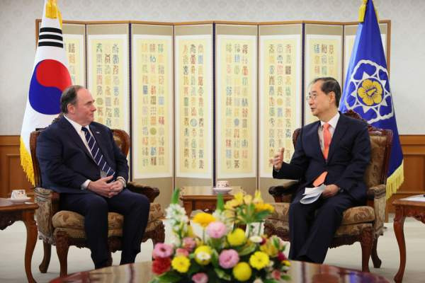 존 펠란 美 해군장관 경질, 이란 전쟁 중 지휘부 공백과 헤그세스의 인사 숙청 내막 분석