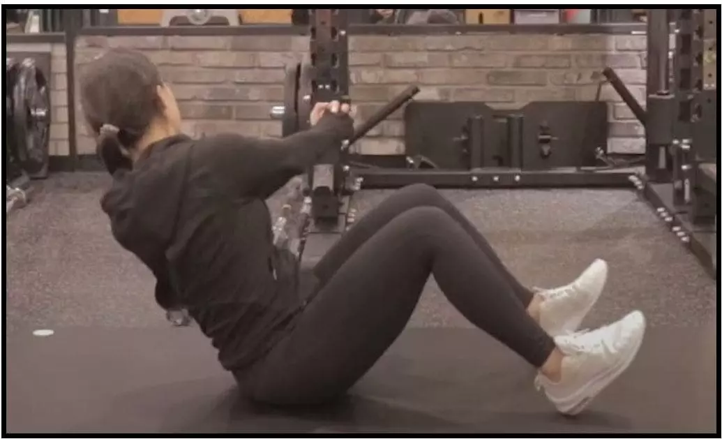 러시안트위스트 자세