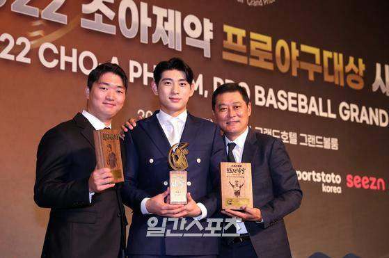 이정후 나이 프로필 학력 고향 가족 기록 연봉 300억의 가치: 타율 0.404 미친 반등 비결 총정리