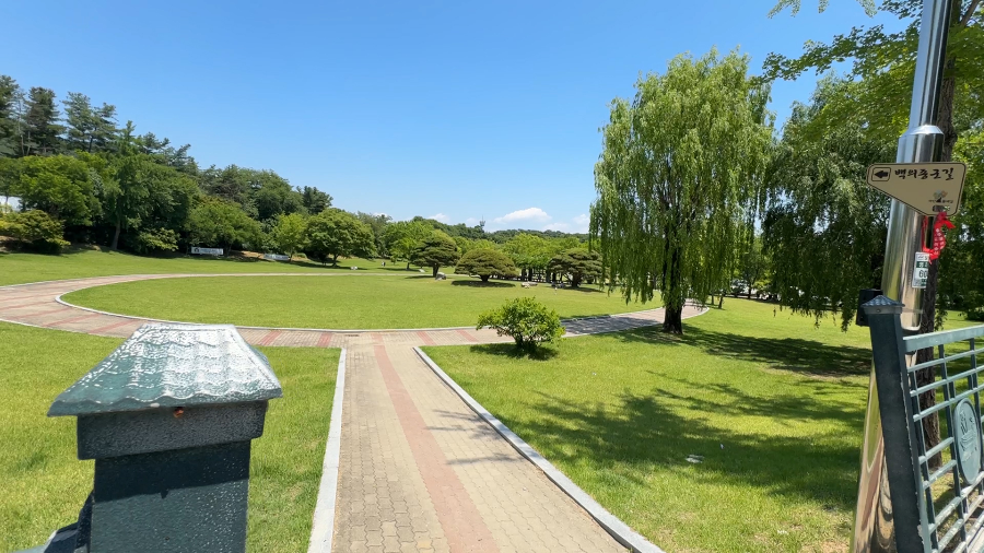 현충사 잔디광장 이미지