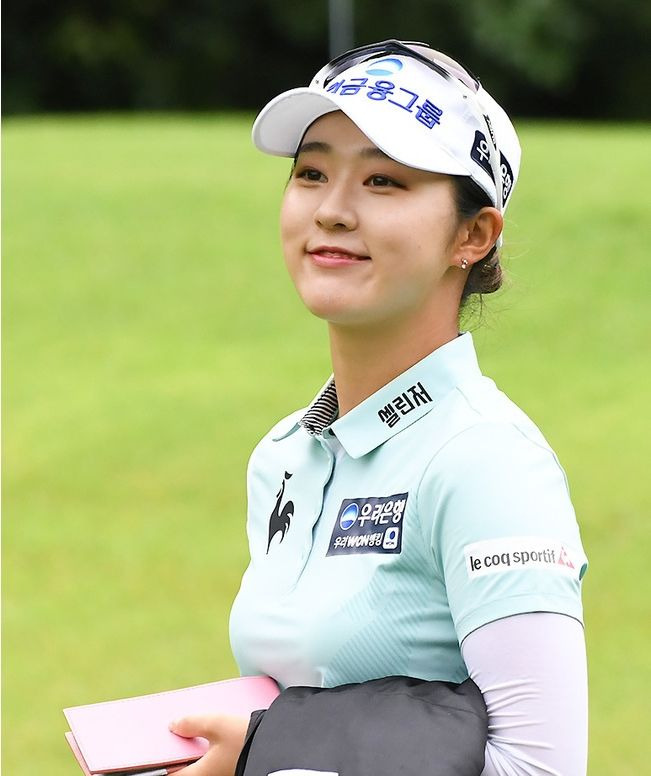 김재희 프로필 총정리: 나이, 학력, 20억 누적 상금 및 KLPGA 덕신EPC 1R 선두 비결