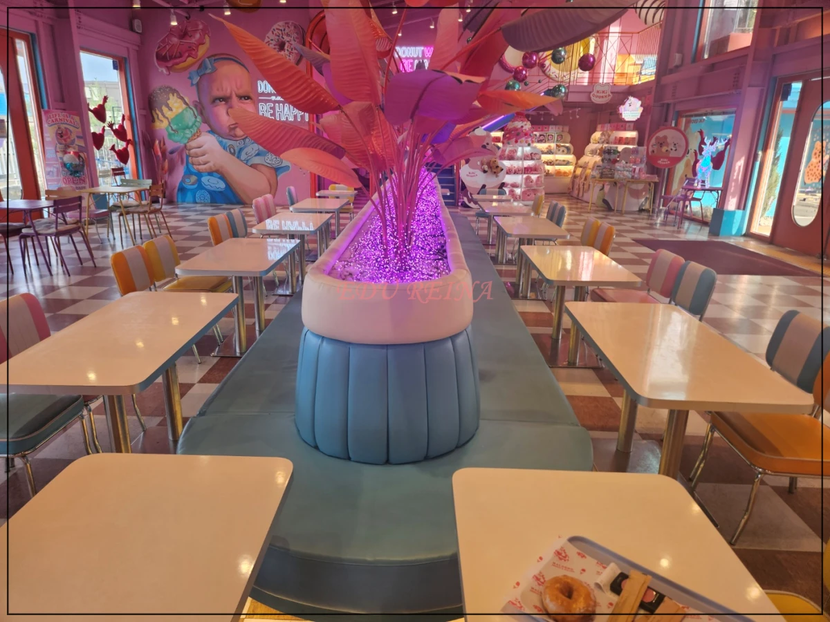 파주-말똥도넛-디저트-타운-1층-인테리어