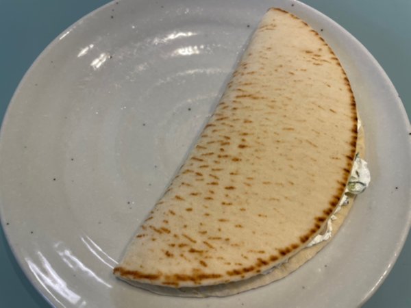 차지키 소스 활용 - 간단한 건포도, 견과류 랩 완성샷