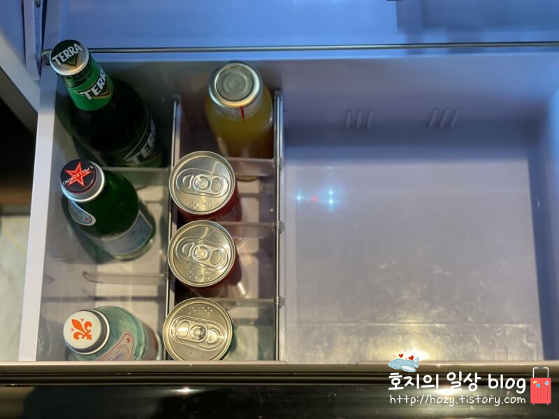 페어몬트 앰배서더 서울 시그니처 스위트룸 미니바