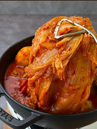 김치들고 있는 모습