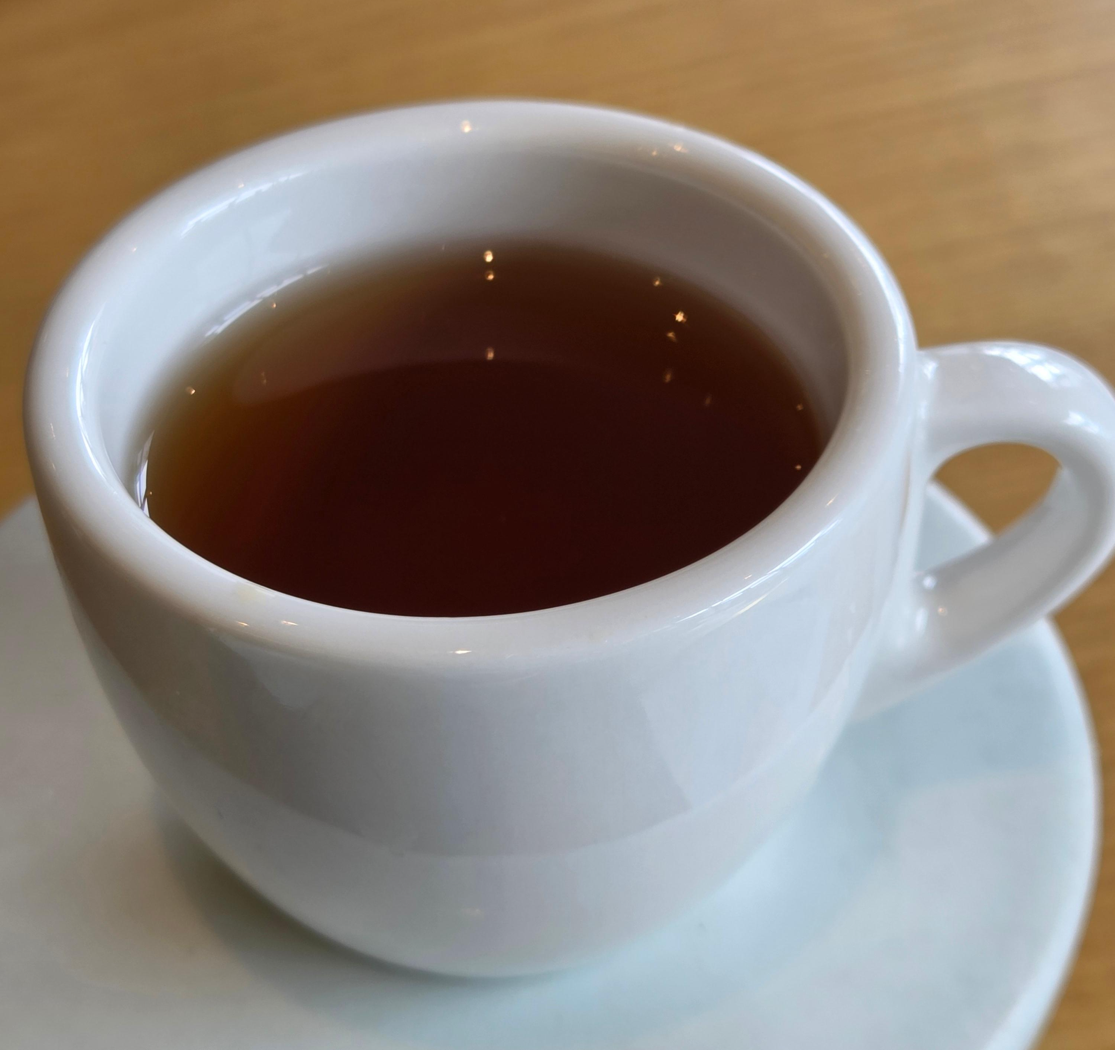 식사 후 제공된 매실향 수정과 한 잔