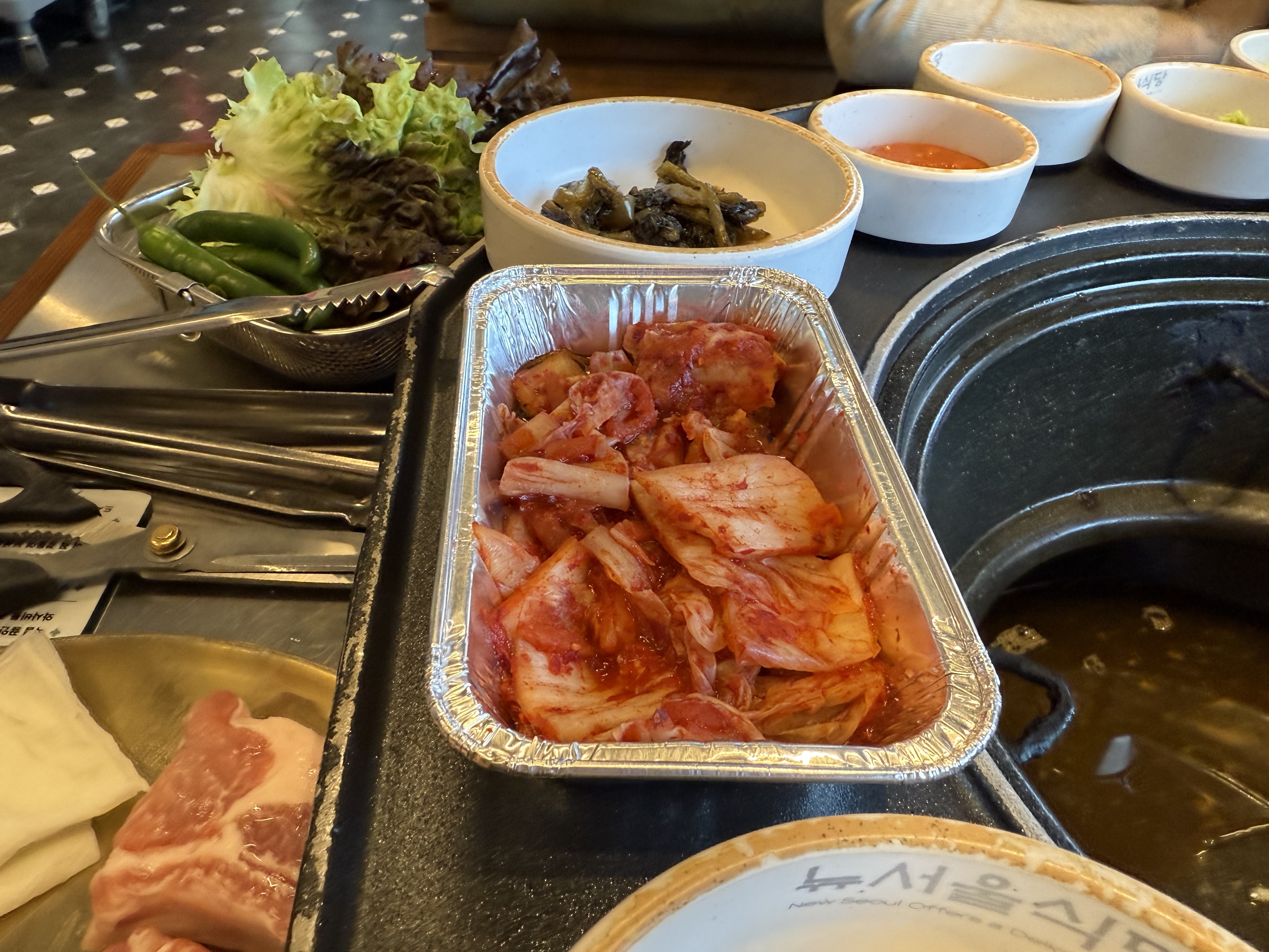 서울 방이동 맛집 뉴서울식당 밑반찬 무쌈과 김치