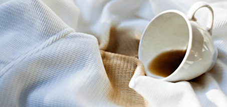 흰옷에-커피-흘렸을때-지우는법