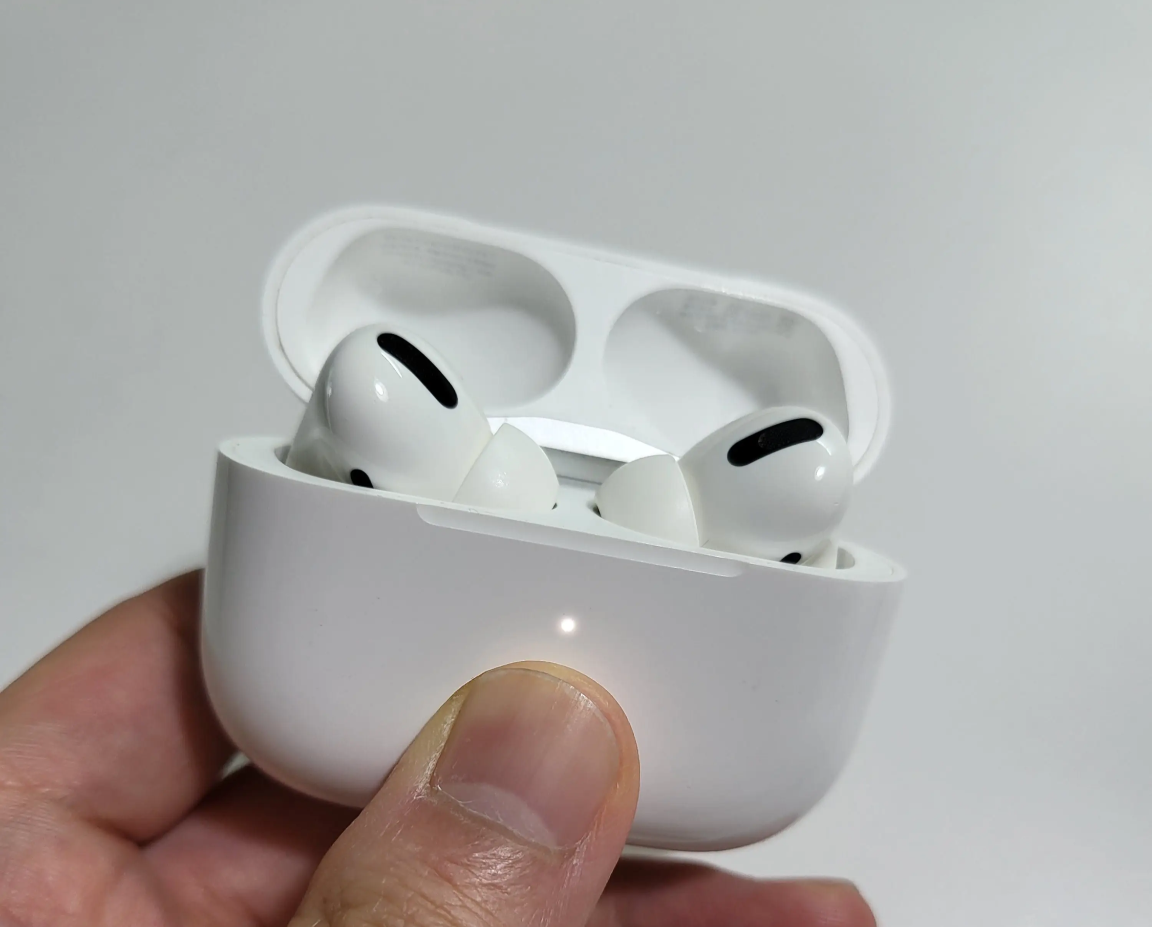 에어팟프로 하얀색 점멸