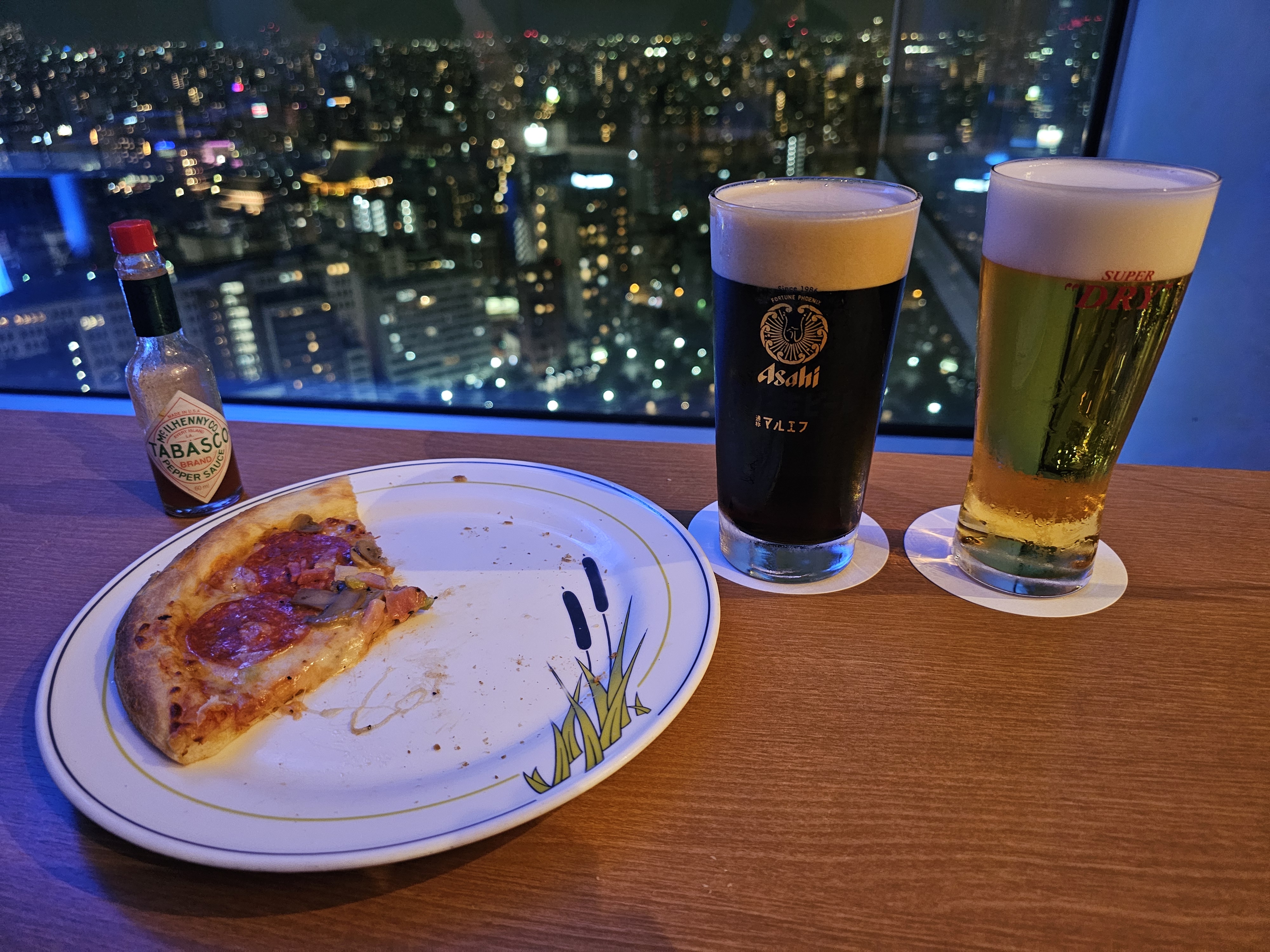 아사히 흑맥주와 아사히 슈퍼 드라이