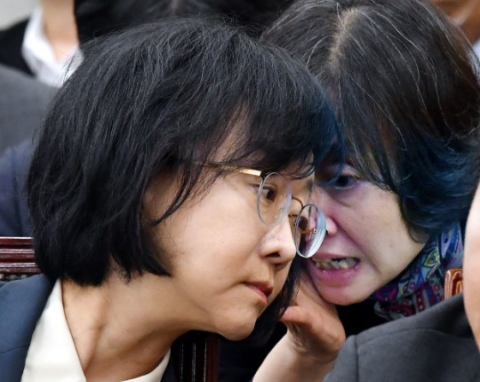 김필여 절도 혐의 이사장 사퇴 상황