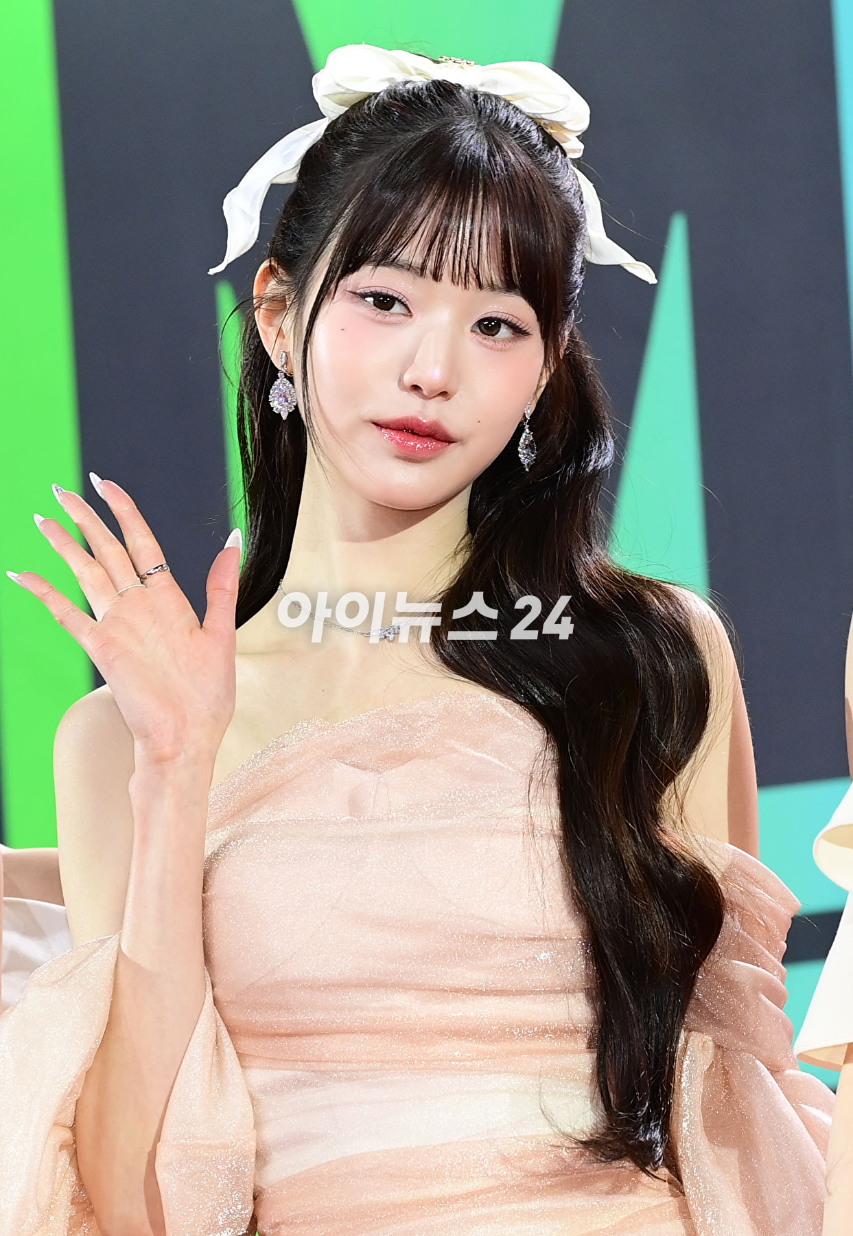 그룹 아이브가 2일 오후 인천광역시 중구 인스파이어 아레나에서 열린 MMA2023(멜론뮤직어워드) 레드카펫 행사에 참석하고 있다. [사진=정소희 기자]
