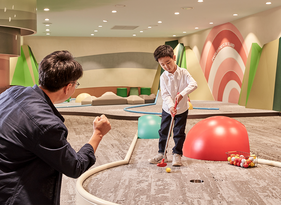 온 가족이 함께 즐기는 골프 체험