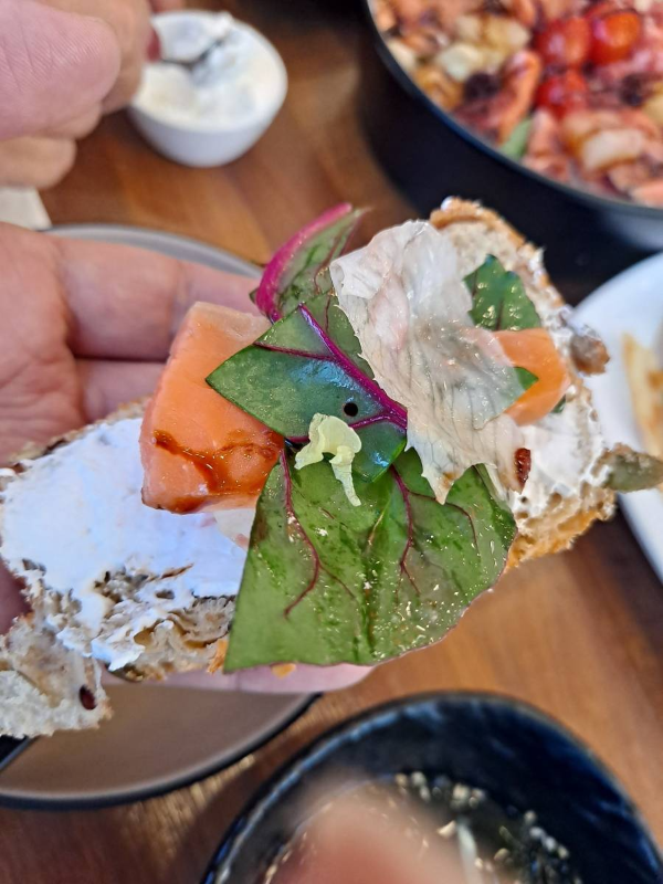 연어샐러드 먹는법