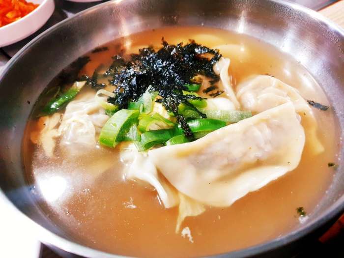 제209회 놀라운토요일 백종원 골목식당 시래기 얼큰 만두국 차태현 유연석 추천 놀토 서울 중곡제일시장 맛집 소개