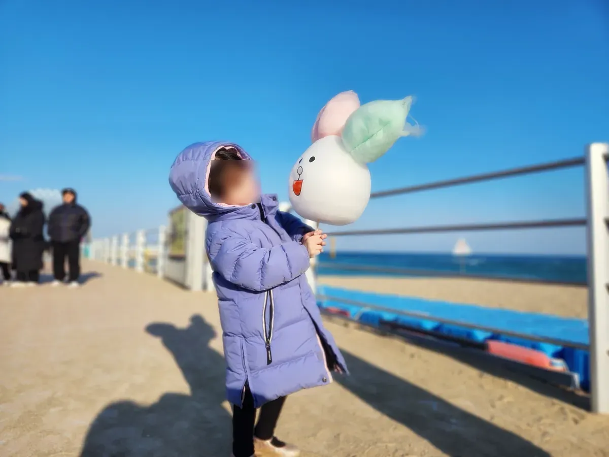 속초해변-앞-솜사탕