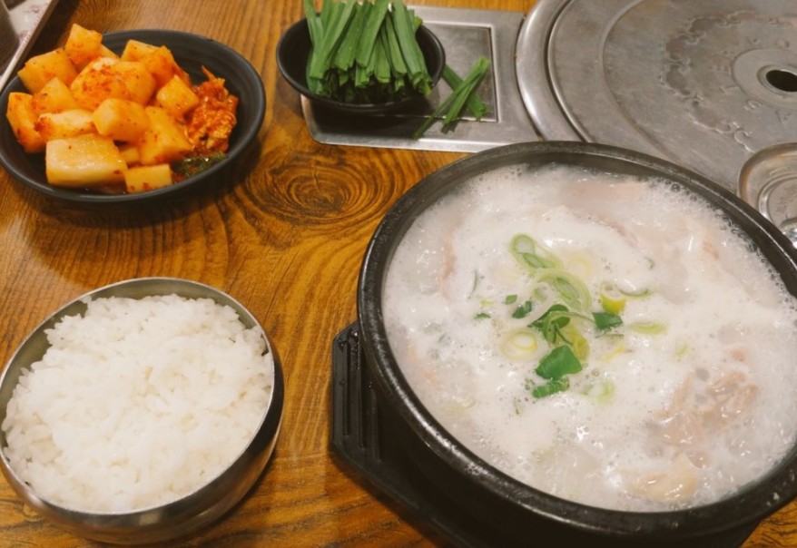 부산 남포동 일등가마솥돼지국밥 아침식사