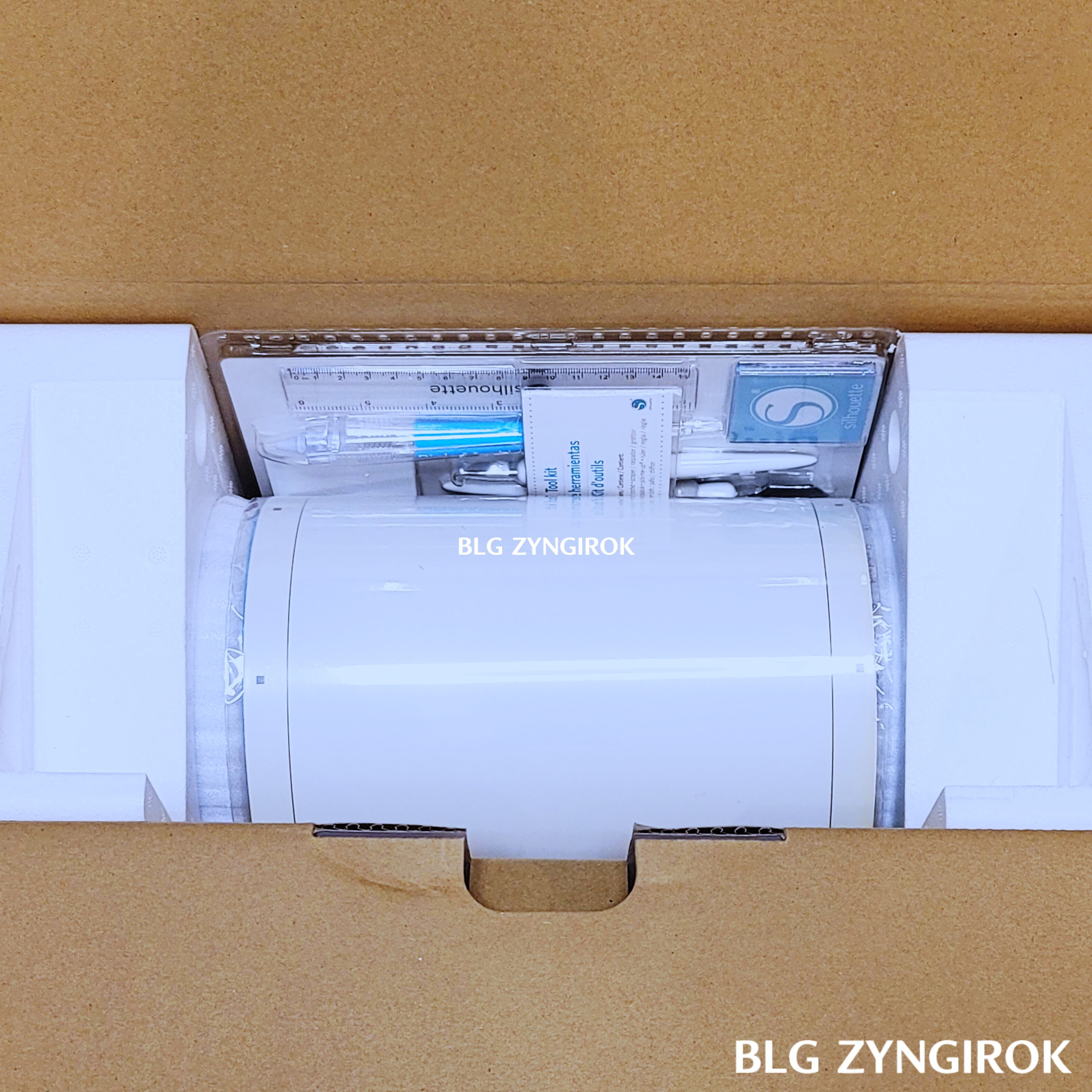 추가구매품들이-박스안에-함께-포장되어-배송되었다.