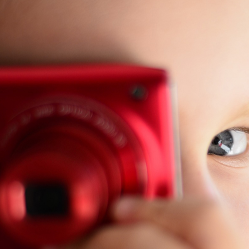 사진찍는 아이의 눈