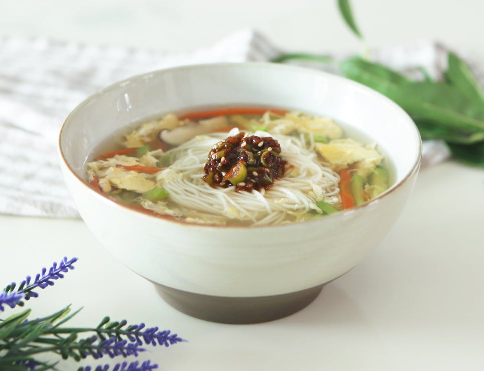 멸치육수 잔치국수