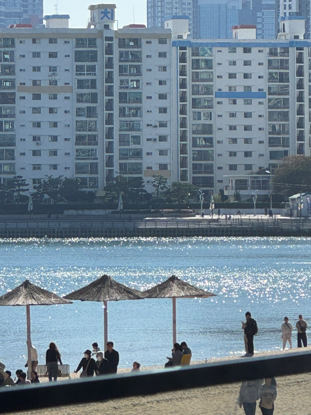 부산 광안리 해변 바로 앞 오뜨 카페 2층 창가석