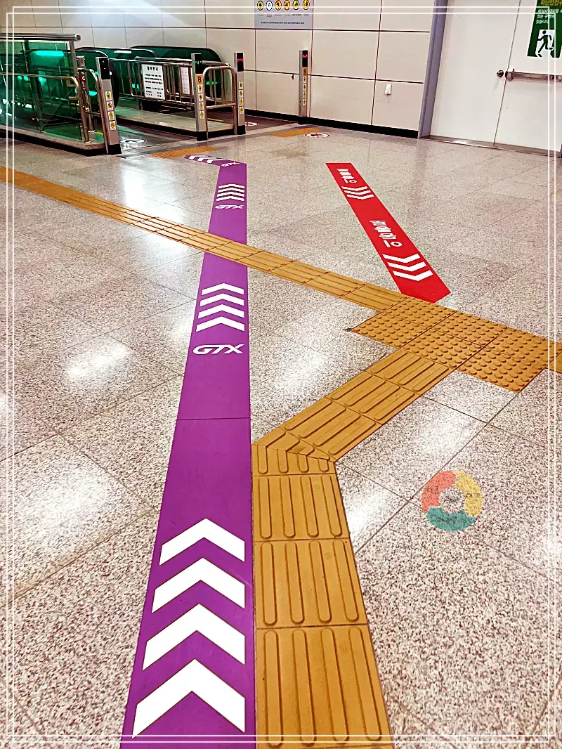 GTX-A_GTX-A타는 길 바닥표시-에스컬레이터-타는-곳