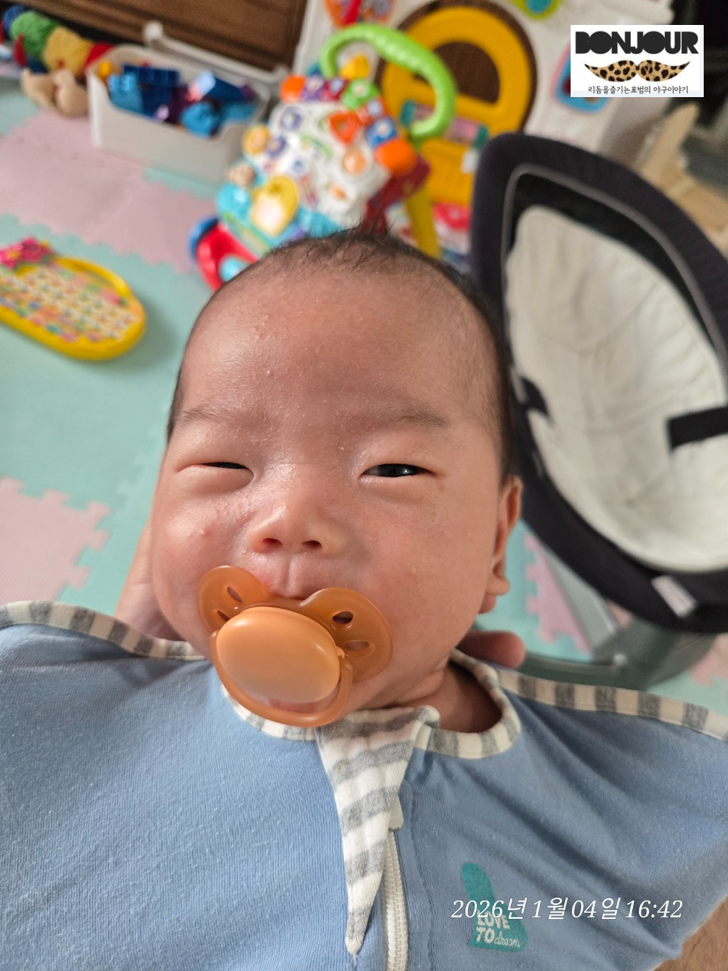 예민한 아기 달래는 방법 쪽쪽이 백색소음 안는 자세