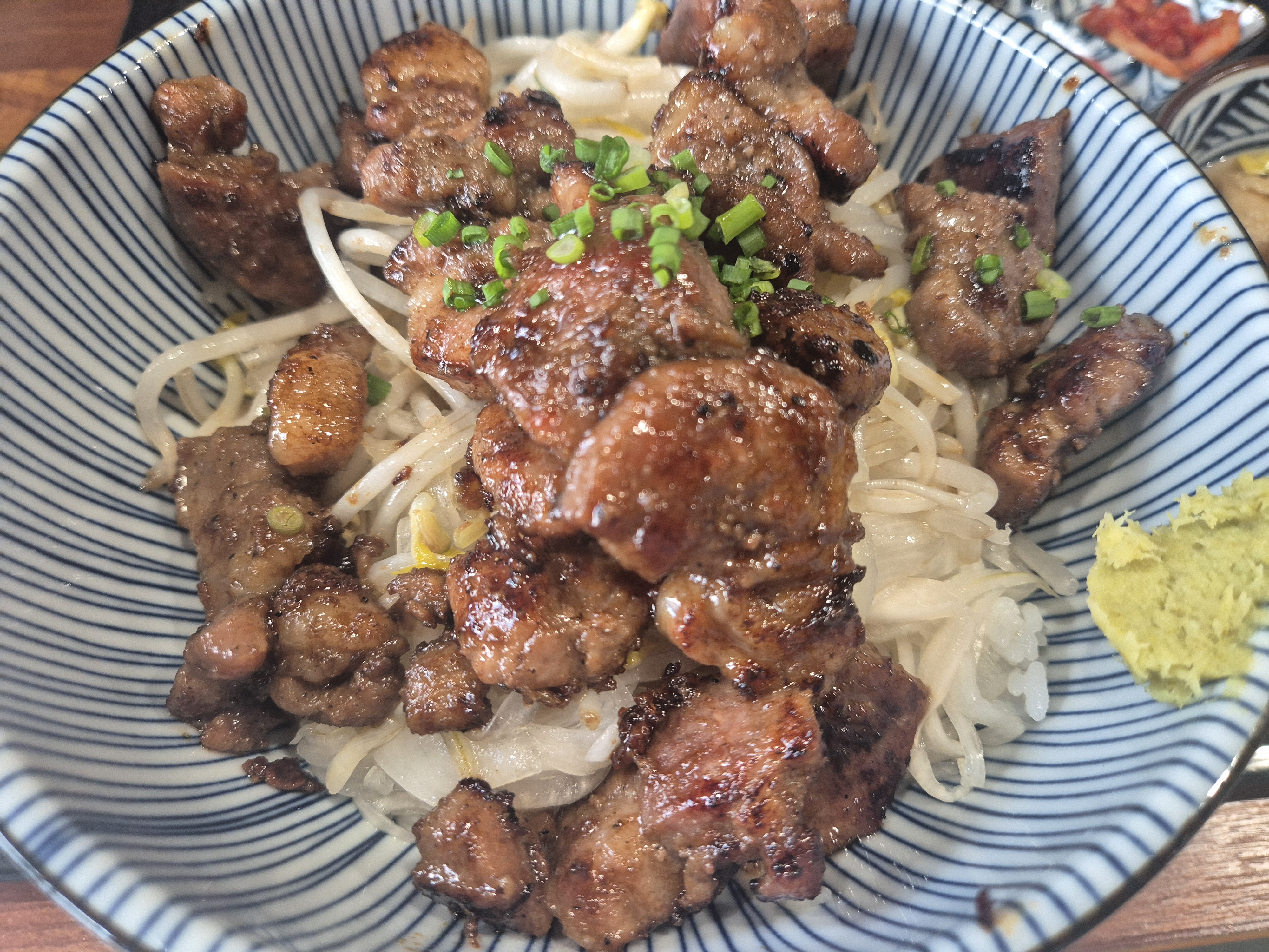 "묘미" 포크갈비 덮밥