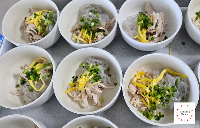 닭곰탕-그릇 셋팅 사진