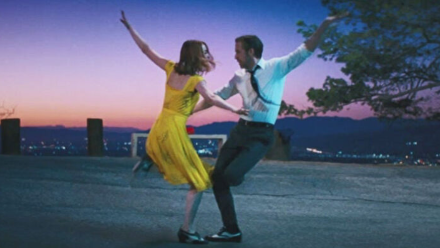 뮤지컬 영화의 한 장면을 담은 사진