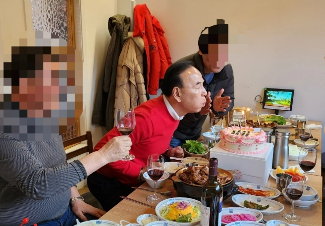 박덕흠 지역구 축하파티 논란 이유