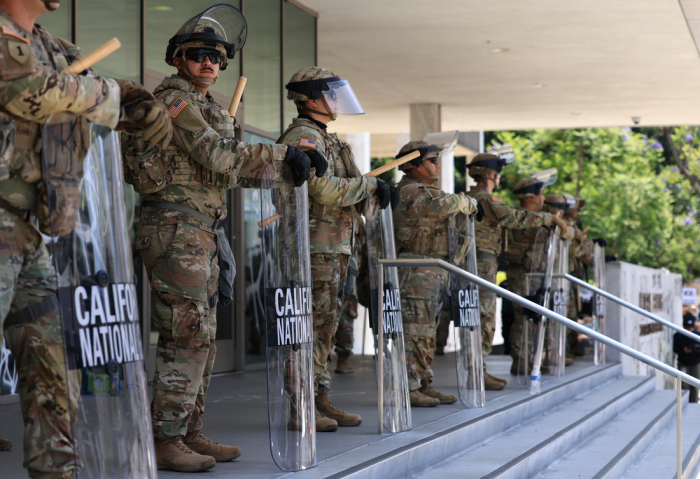 비슷한 과거 사례와 비교