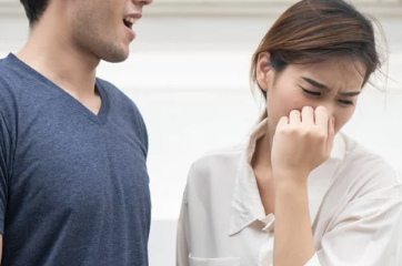 입냄새 나는 사람 사진