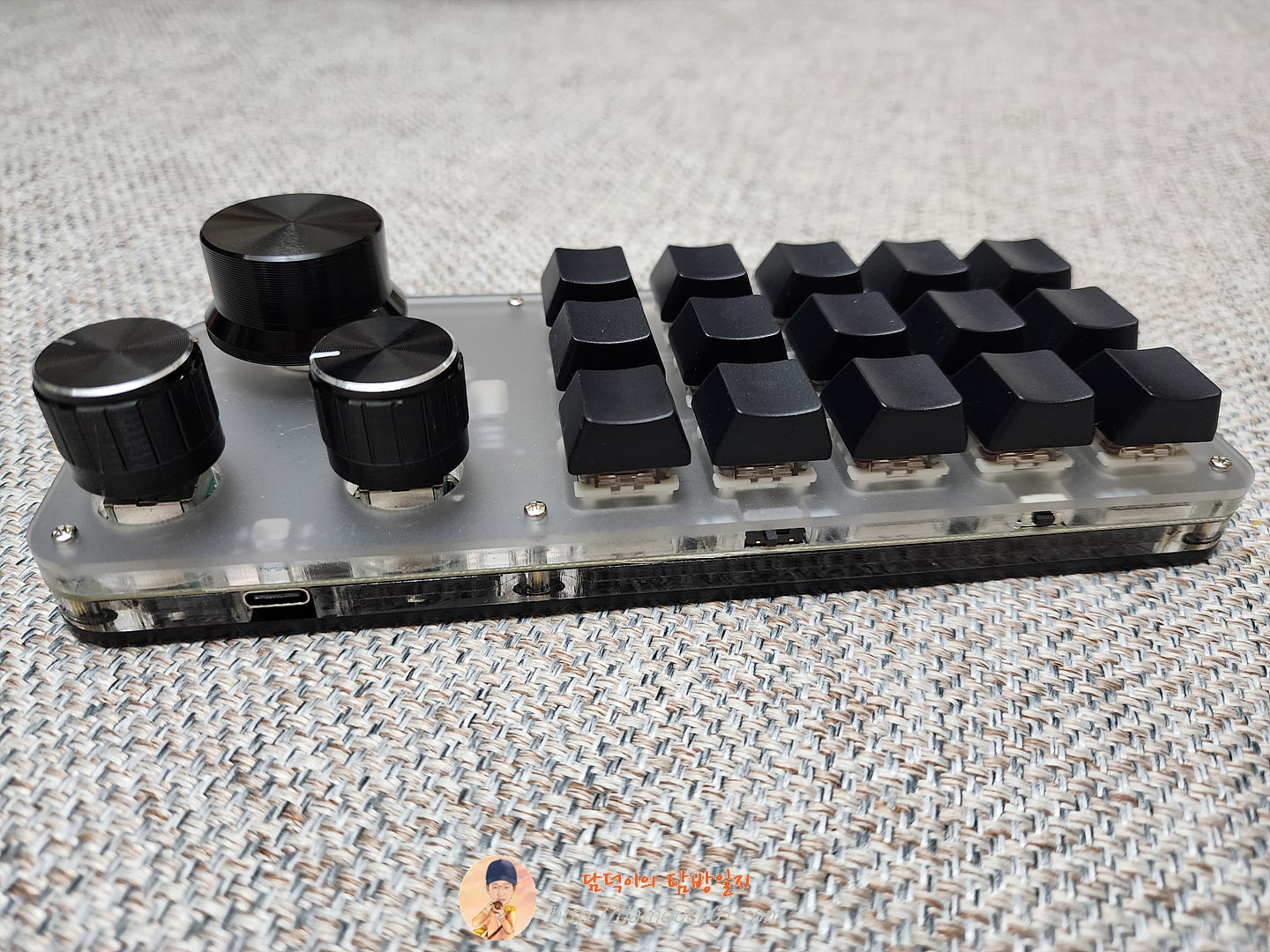 Romoral 매크로 키보드 K15 BT RGB Black