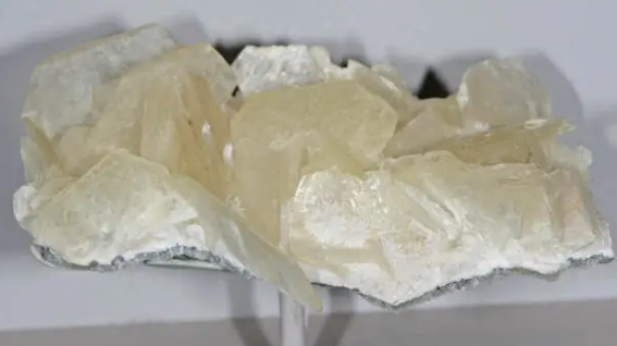 수활석(水滑石, Brucite)