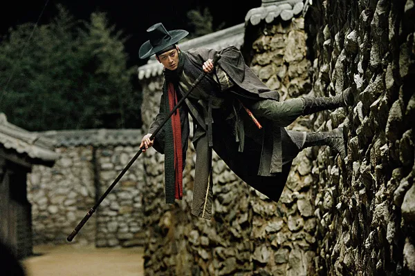 전우치 역의 강동원