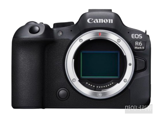 나혼자산다 전현무 채칼 카메라 피아노 LP 스피커 목 온열 마스크 반팔 티셔츠 반바지 정보