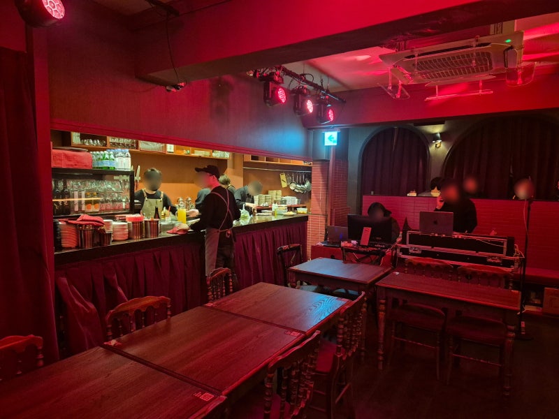 성수동 이색 술집 '캬바레 성수'