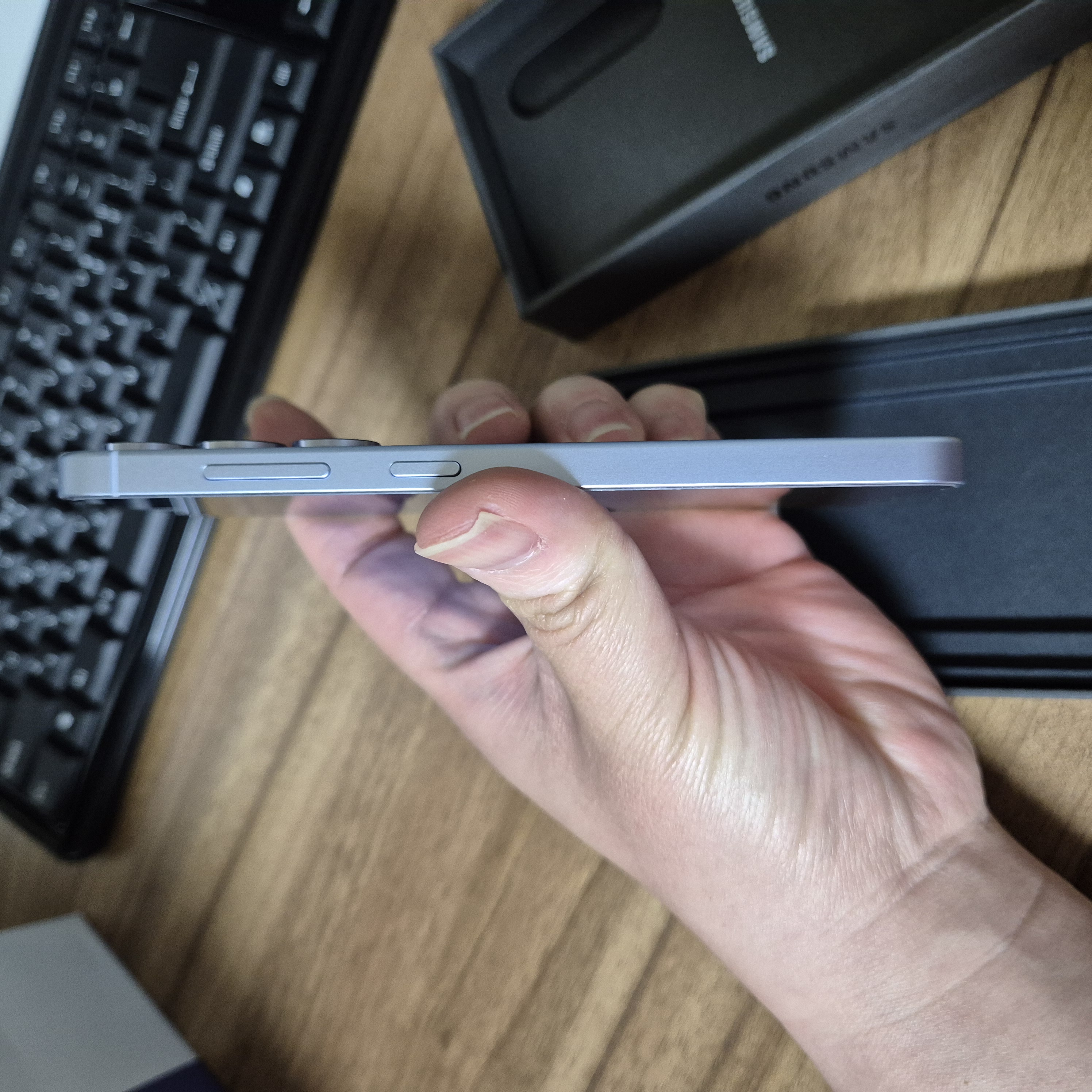 갤럭시 S25 아이스블루 사이드 버튼