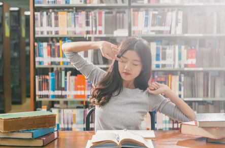 자도 자도 졸릴 때 생각할 수 있는 원인