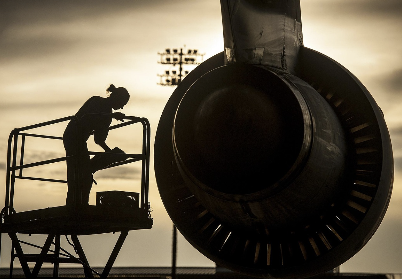 항공기 정비사 – 하늘을 지키는 보이지 않는 영웅들