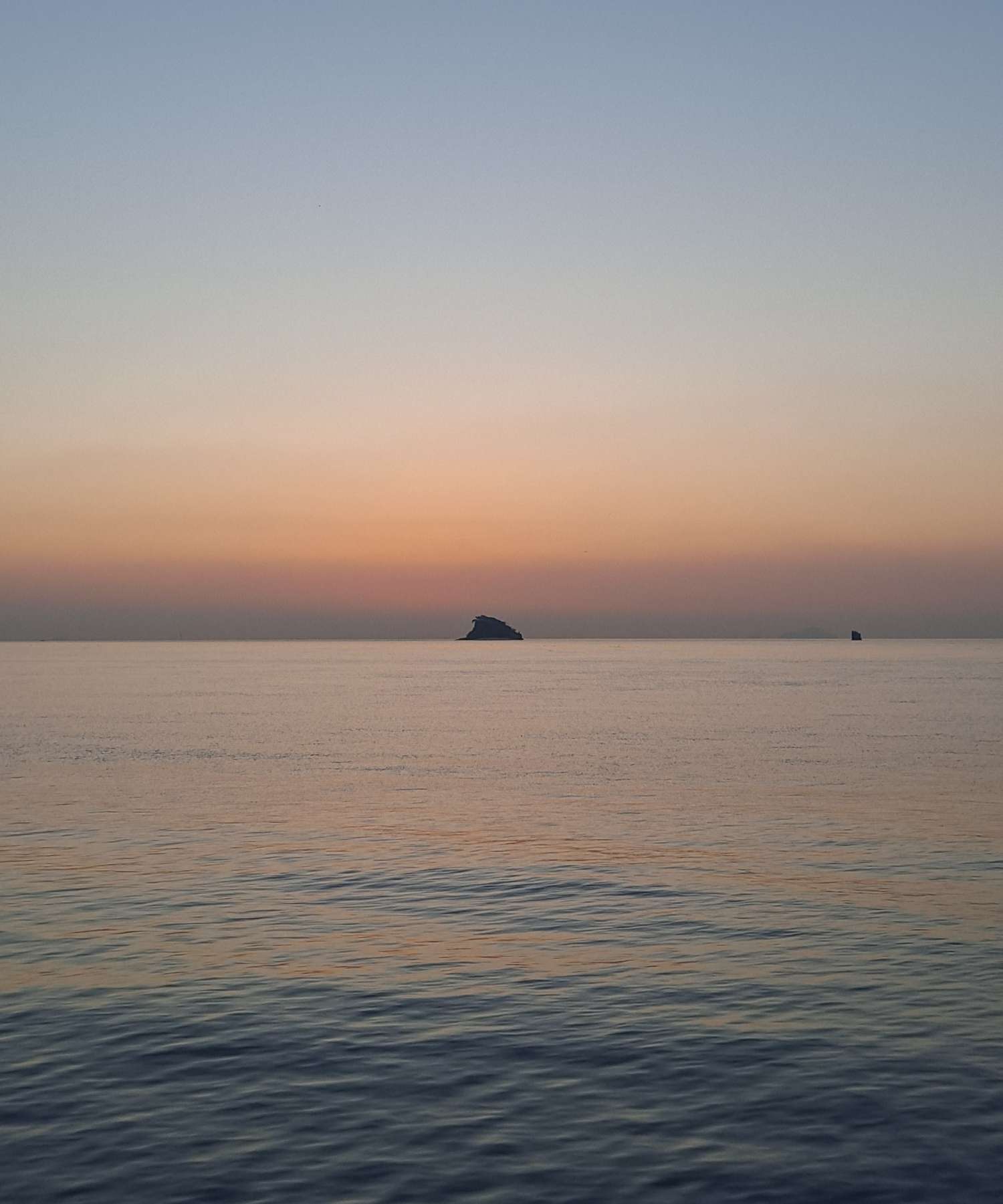 중심에 샤크섬이 보이다