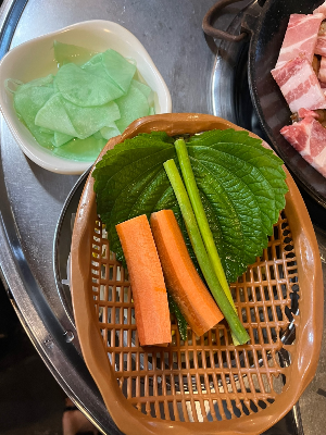 기본반찬 무 당근 깻잎