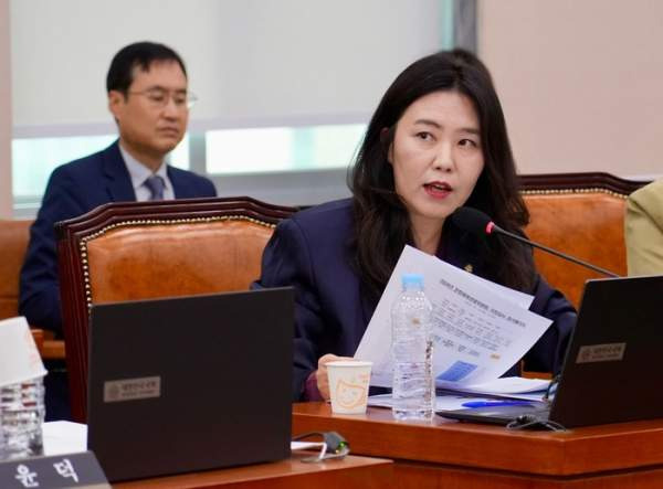 강유정 국회의원 당선