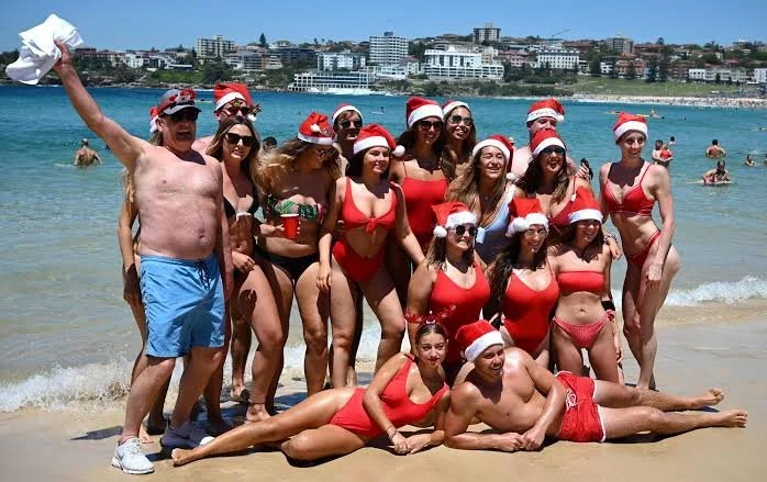 December Lifestyle: Christmas + Summer